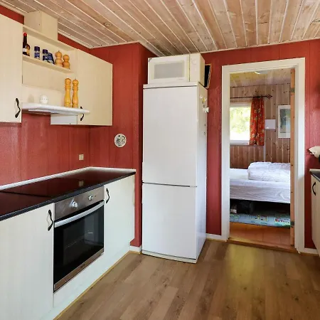 8 Person In Hadsund *